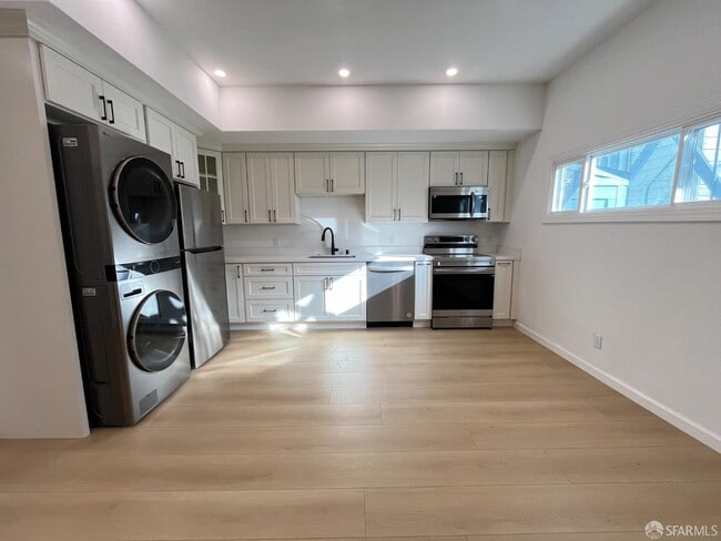 Building Photo - 3645 25th St