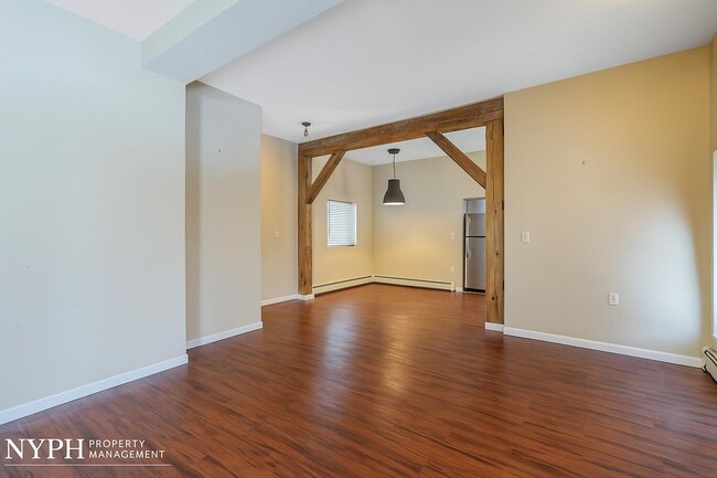 Building Photo - 5113 Cedarvale Rd