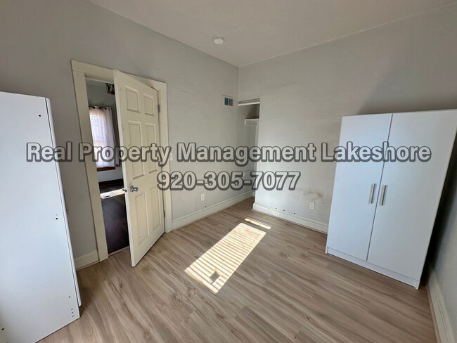 Building Photo - Updated 2 Bedroom Home | Great Location