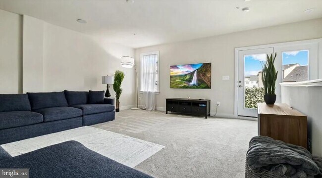 Building Photo - 167 Klee Alley