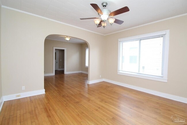 Building Photo - 1504 E Strong St