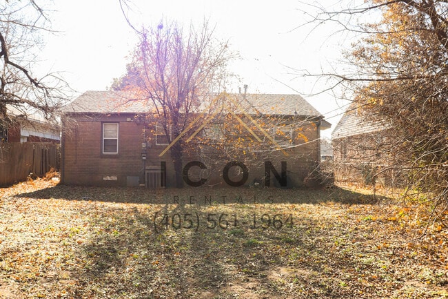 Building Photo - 3917 NW 24th St