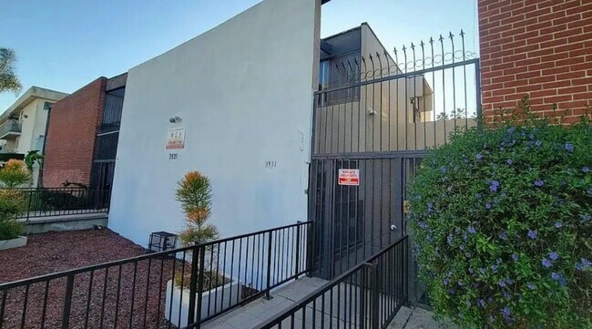 Building Photo - 3931 Ursula Ave.