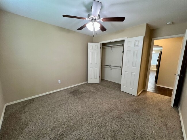 Building Photo - 511 Ridge Point Dr