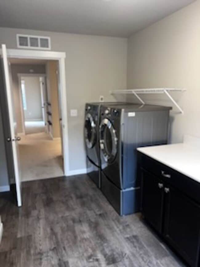 Building Photo - 5 Bedroom plus a Bonus Room in Gig Harbor