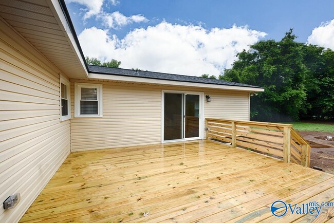 Building Photo - 117 Carol Dr
