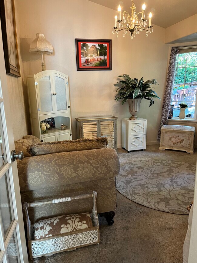 Front room - 3685 Colony Oaks Dr