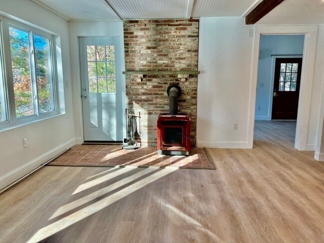 Building Photo - 24 Old Mill Rd