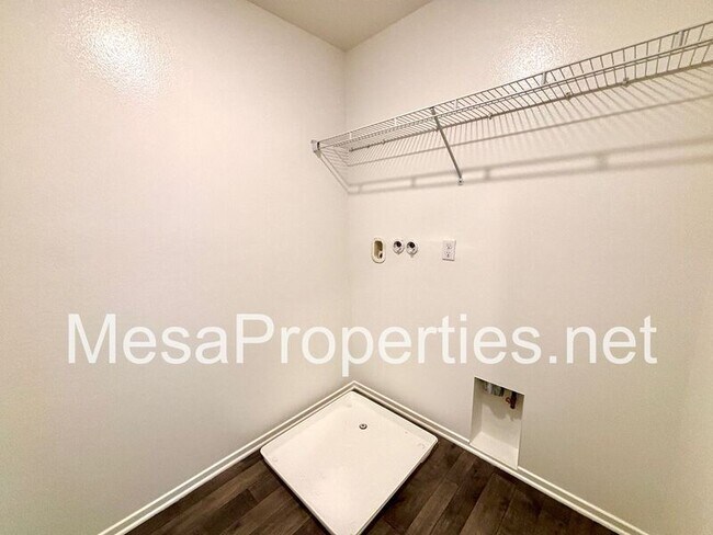 Building Photo - 14173 Mustang Cir