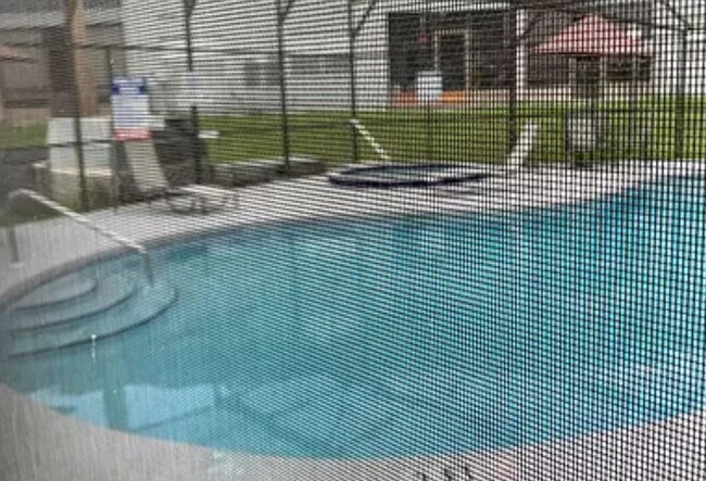 Building Photo - Wonderful remodeled Waterfront Condo == Great I-4 location with Community Pool