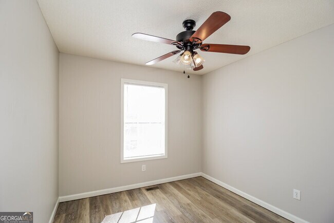 Building Photo - 40 Pleasant Forest Trail