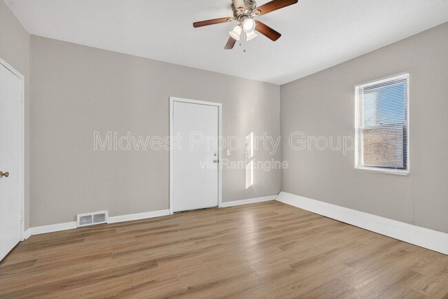 Building Photo - 5978 Laurette Ave