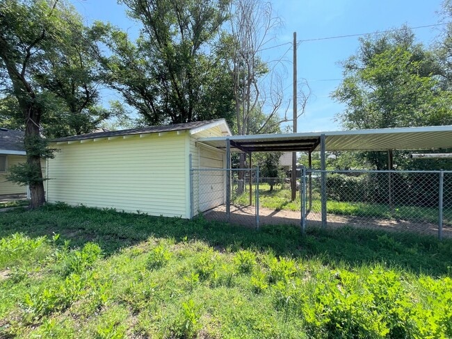 Building Photo - Charming 3 bedroom home in great location