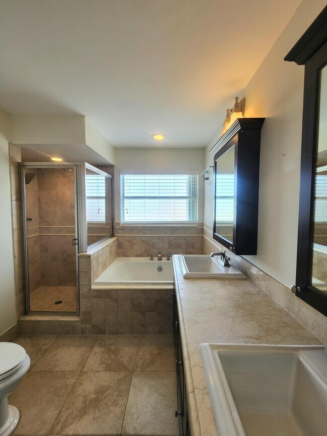 Building Photo - 18860 La Costa Ln