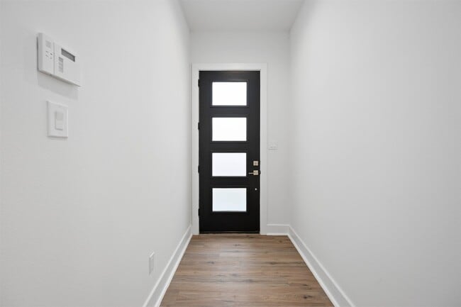 Building Photo - 3504 Caplin St