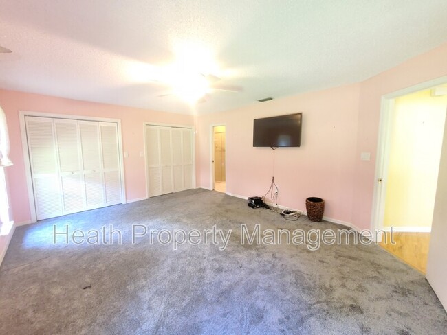 Building Photo - 11609 Parkview Ln