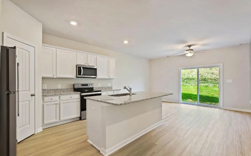 Building Photo - 86 Dumsford St