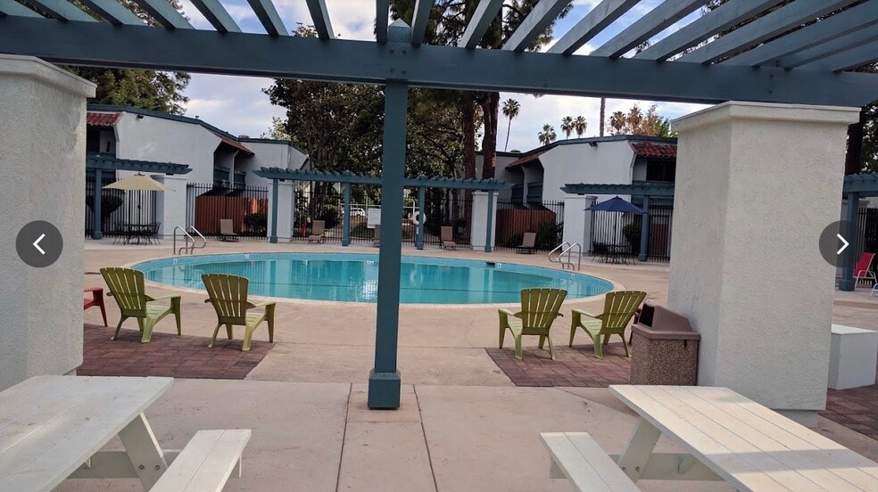 Building Photo - 1001 Murrieta Blvd