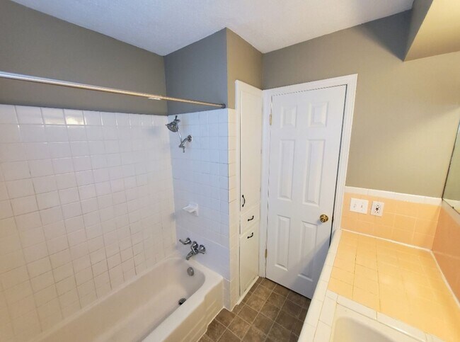 Building Photo - 3 bed 1 bath in Midwest City