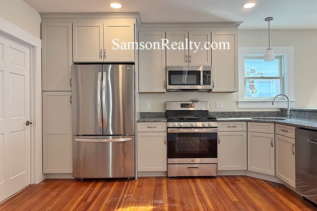 Building Photo - 178 Hillside Ave