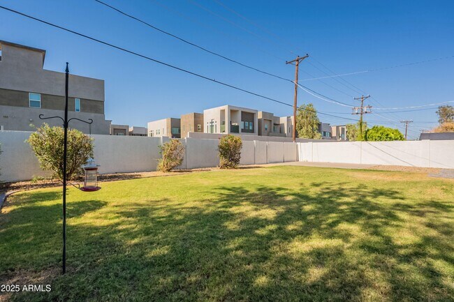 Building Photo - 6808 E Loma Land Dr