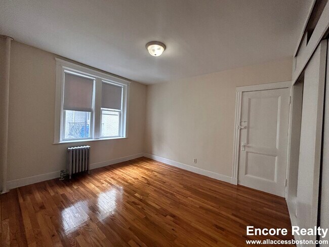 Building Photo - 131 Washington St