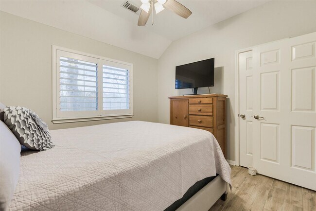 Building Photo - 13807 Halpren Falls Cir