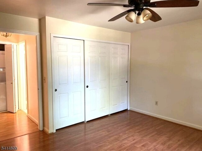 Building Photo - 123 Smithfield Ct