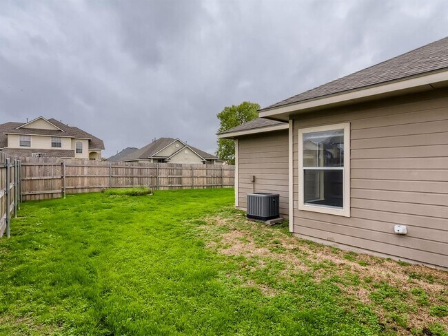 Building Photo - 2858 Southampton Way