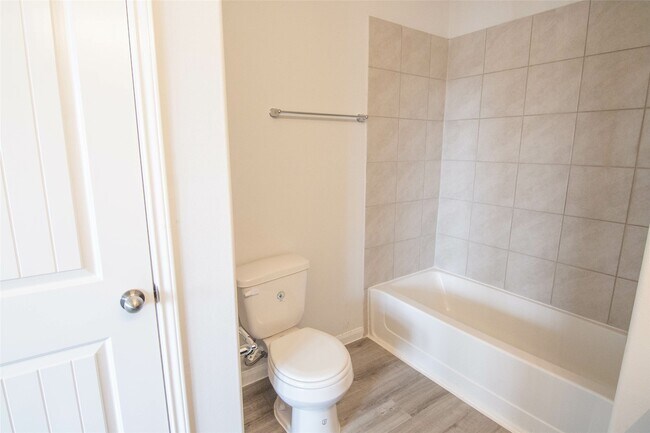 Building Photo - 5511 Tobins Gully Dr