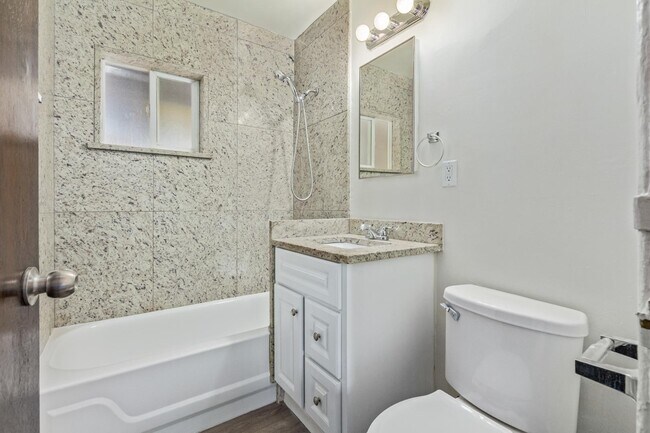 Building Photo - 4546 N 10th St