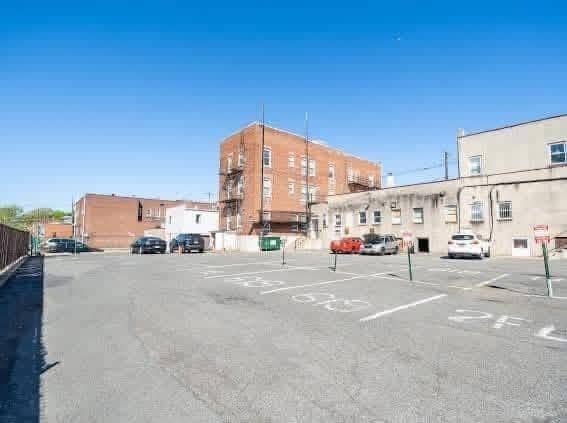 Building Photo - 613 Ridge Rd