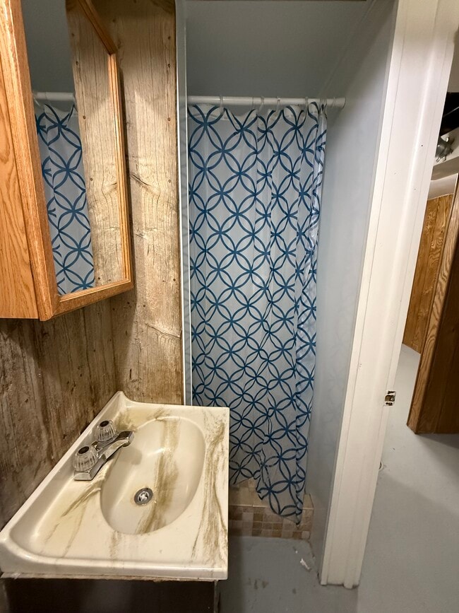 Building Photo - 355 N Cheyenne St