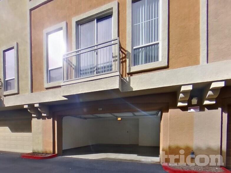 Building Photo - 18250 N Cave Creek Rd