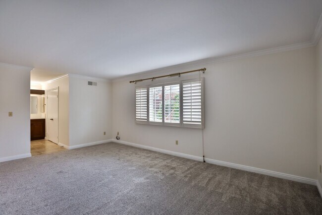 Building Photo - Spacious 3-Bedroom Scripps Ranch Home