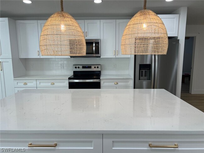 Building Photo - 673 107th Ave N