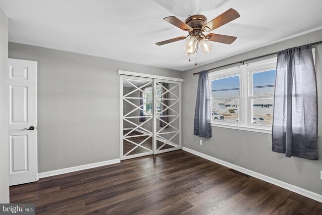 Building Photo - 2211 New Albany Rd