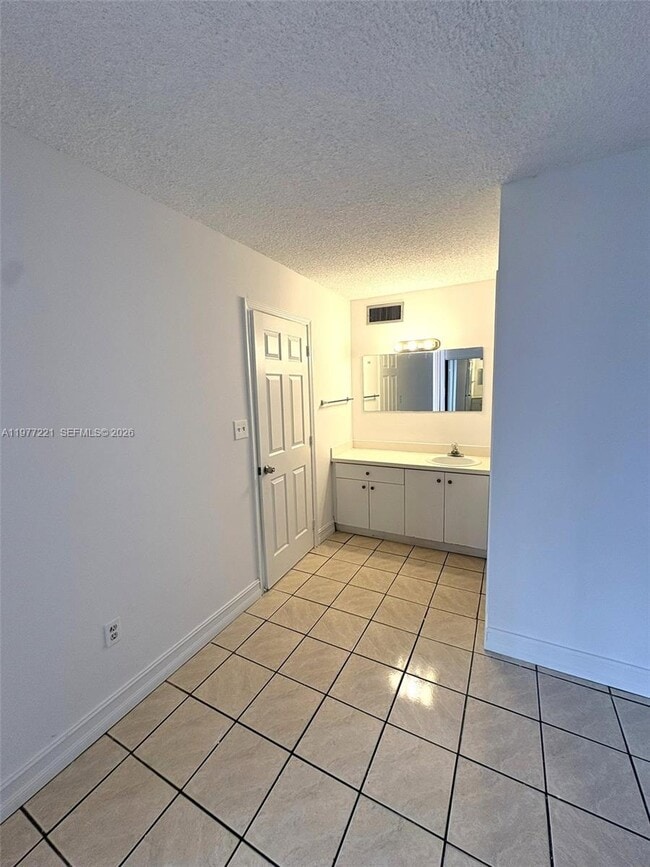 Building Photo - 19805 SW 114th Ave