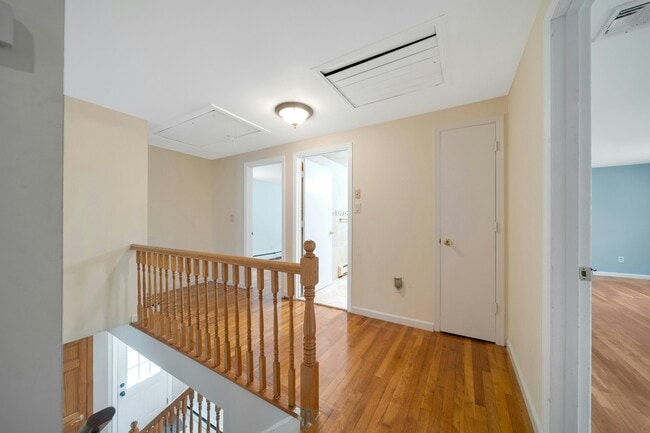 Building Photo - 68 Briarwood Ave