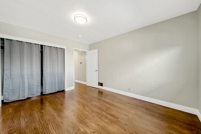 Building Photo - 9714 MacArthur Blvd