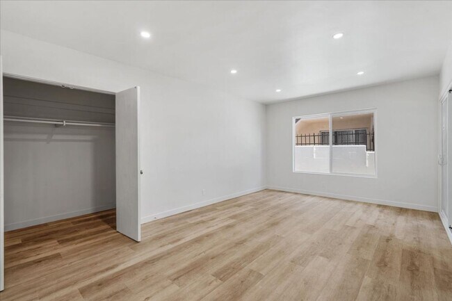 Building Photo - 317 E 97th St