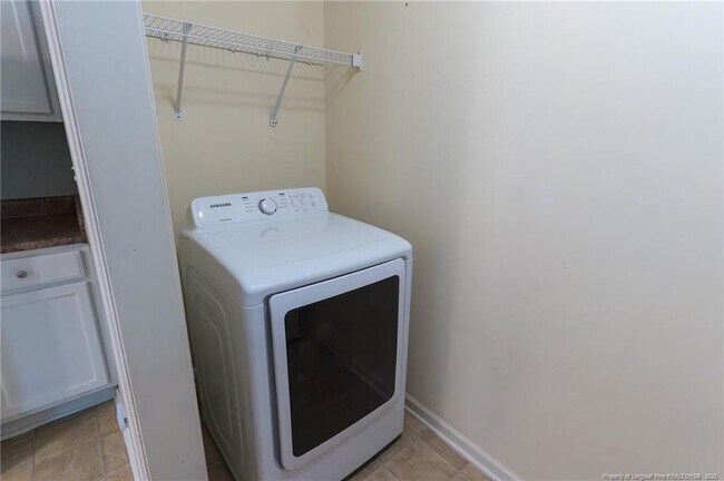 Building Photo - 705 Colonial Hills Dr