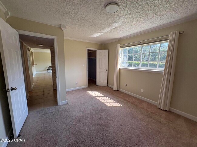 Building Photo - 2100 W Beach Dr