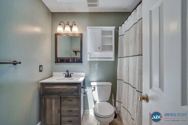 Building Photo - Charming 3-Bed, 2-Bath Home in Historic Be...