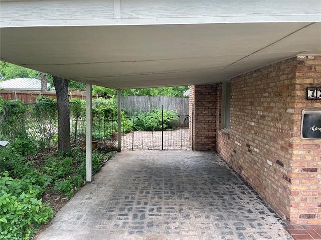 Building Photo - 725 Elmwood Dr