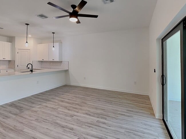 Building Photo - 1120 Bismarck Rd