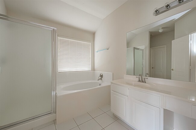 Building Photo - 11814 Copperas Creek Dr