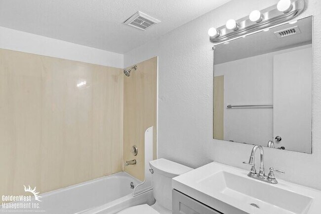 Building Photo - Charming 2Bdm 1Ba Home in Central Phoenix!