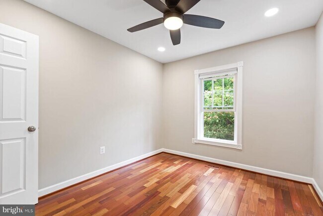 Building Photo - 6187 Green Hollow Ct