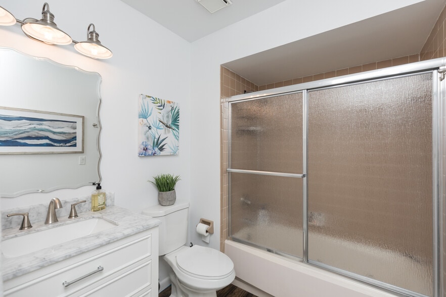 2 nd bathroom - 50 Westfield Ln